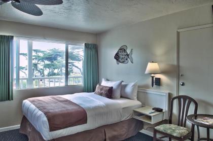 Lovers Point Inn - image 1