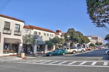 Butterfly Grove Inn - image 9