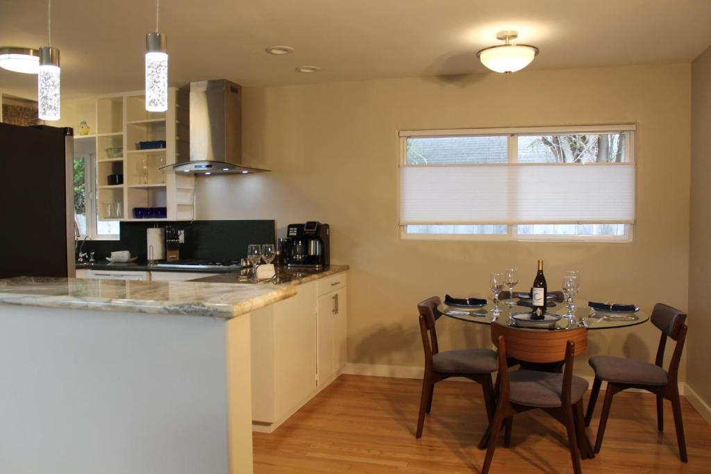 Walking Distance to Beach and Monterey Bay - image 4