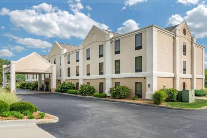 Comfort Inn Near Six Flags St. Louis - image 9