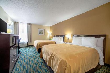 Quality Inn Near Six Flags St. Louis - image 5