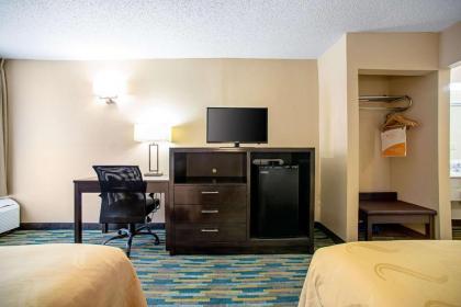 Quality Inn Near Six Flags St. Louis - image 9