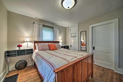 Charming Pet-Friendly Abode Near St Louis! - image 11