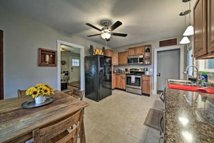 Charming Pet-Friendly Abode Near St Louis! - image 8