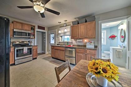 Charming Pet-Friendly Abode Near St Louis! - image 9