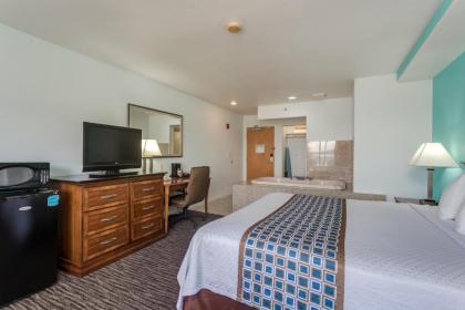 Pacifica Beach Hotel - image 11