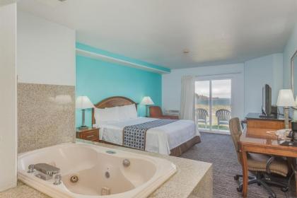 Pacifica Beach Hotel - image 14