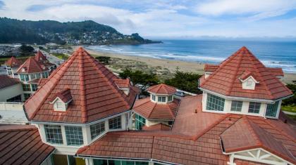 Pacifica Beach Hotel - image 7