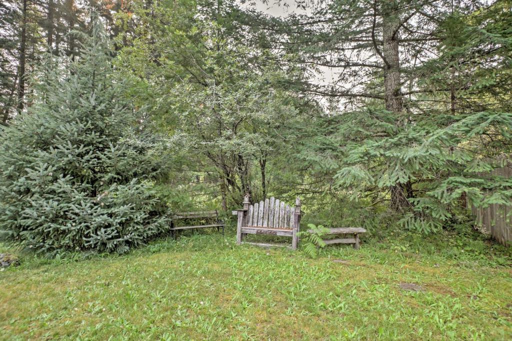 Packwood Cedar Cabin with Mountain Views and Hot Tub - main image