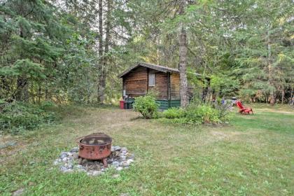 Packwood Cedar Cabin with Mountain Views and Hot Tub - image 14