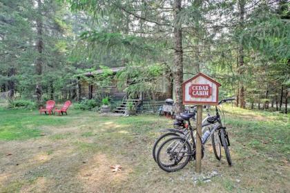 Packwood Cedar Cabin with Mountain Views and Hot Tub - image 7