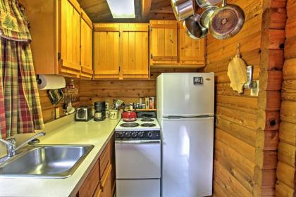 Packwood Cedar Cabin with Mountain Views and Hot Tub - image 8