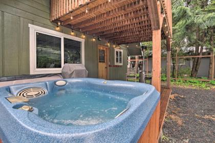 Packwood A-Frame with Hot Tub By Mt Rainier! - image 2