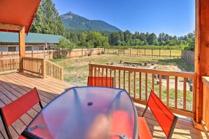 Rustic Cabin Near Mt Rainier Fire Pit and BBQ - image 4