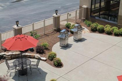 Auburn Place Hotel & Suites Paducah - image 4