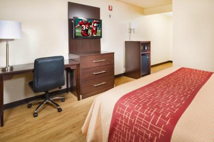 Red Roof Inn Paducah - image 5