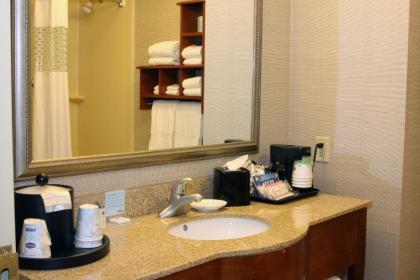 Hampton Inn & Suites Paducah - image 14