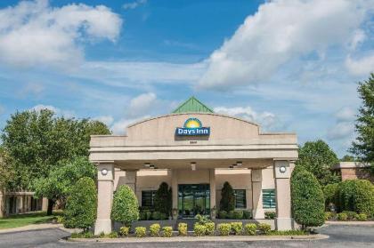 Days Inn by Wyndham Paducah - image 2