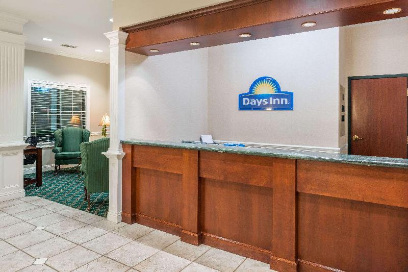 Days Inn by Wyndham Paducah - image 6