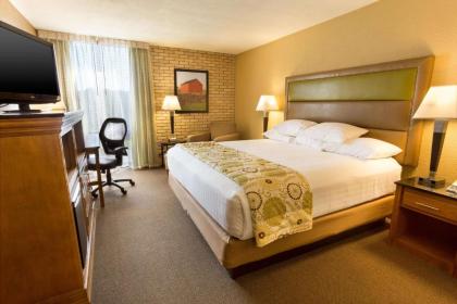 Drury Inn & Suites Paducah - image 9