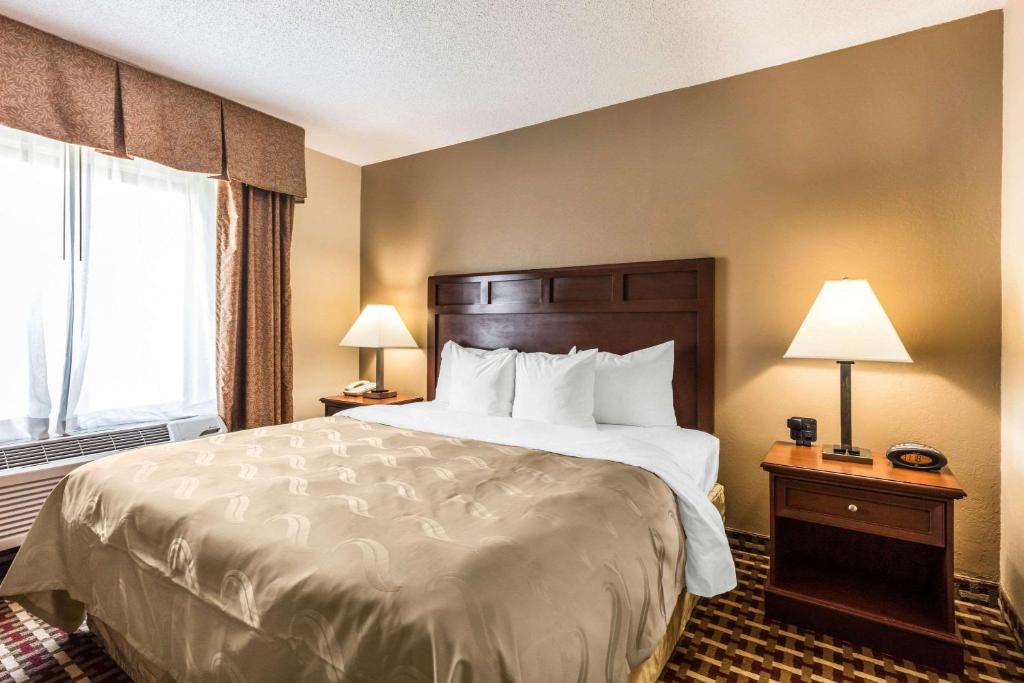 Quality Suites Paducah - main image