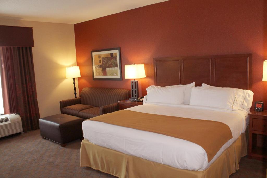 Holiday Inn Express & Suites Paducah West an IHG Hotel - image 6