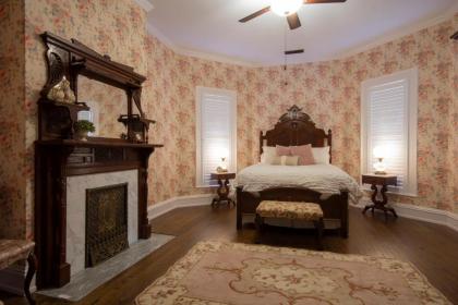 Belle Louise Historic Guest House - image 15