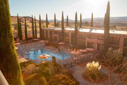 Courtyard Page at Lake Powell - image 11