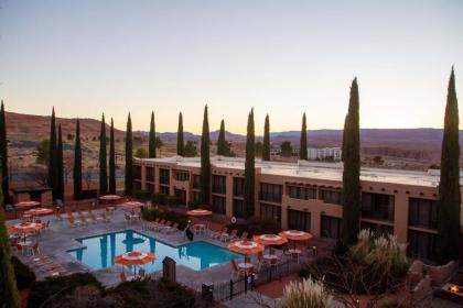 Courtyard Page at Lake Powell - image 12