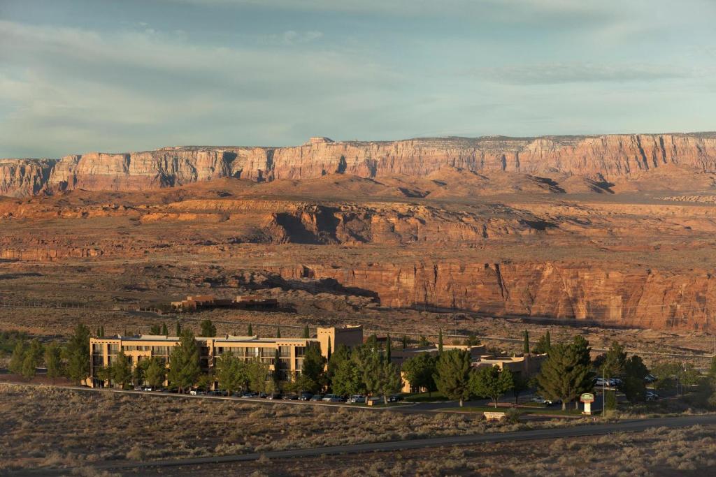 Courtyard Page at Lake Powell - image 2