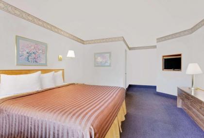 Travelodge by Wyndham Page - image 10