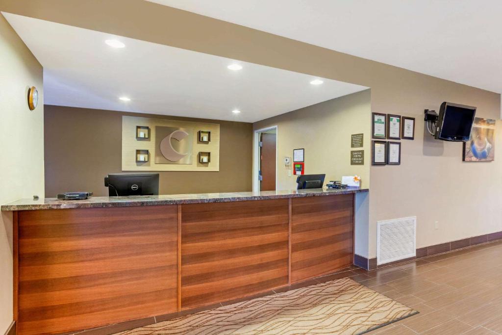 Comfort Inn & Suites Page at Lake Powell - image 6