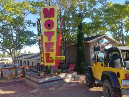 Lake Powell Motel & Apartments - image 12