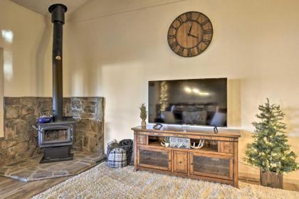 Contemporary Condo with A and C 4 Miles to Hot Springs! - image 3