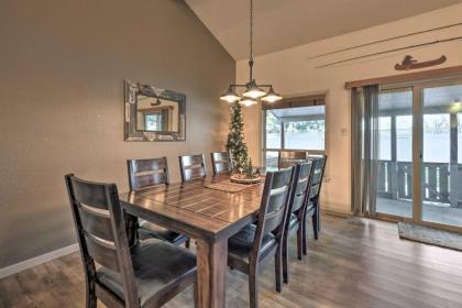 Contemporary Condo with A and C 4 Miles to Hot Springs! - image 9