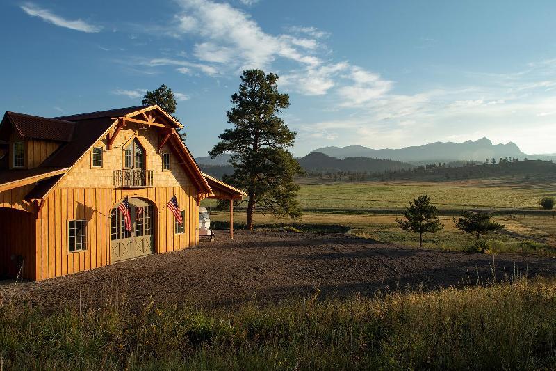 Navajo Peak Lodge - main image