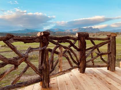 Navajo Peak Lodge - image 16