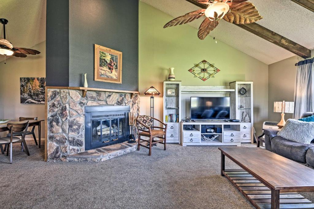 Cozy Colorado Condo Less Than 1 Mi to Village Lake! - image 3