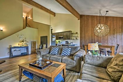 Cozy Mtn Condo with Grill 28 Mi to Wolf Creek! - image 11