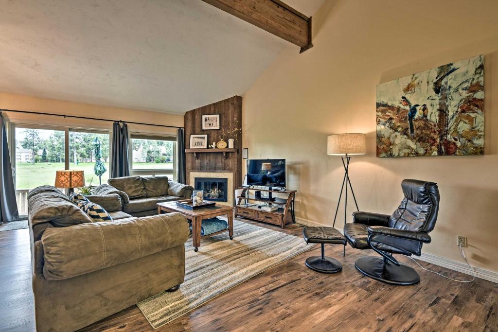 Cozy Mtn Condo with Grill 28 Mi to Wolf Creek! - image 3