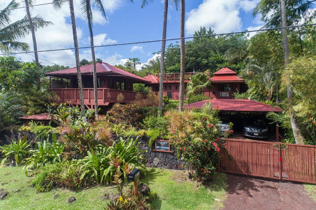 The Bali House and Cottage at Kehena Beach Hawaii - main image