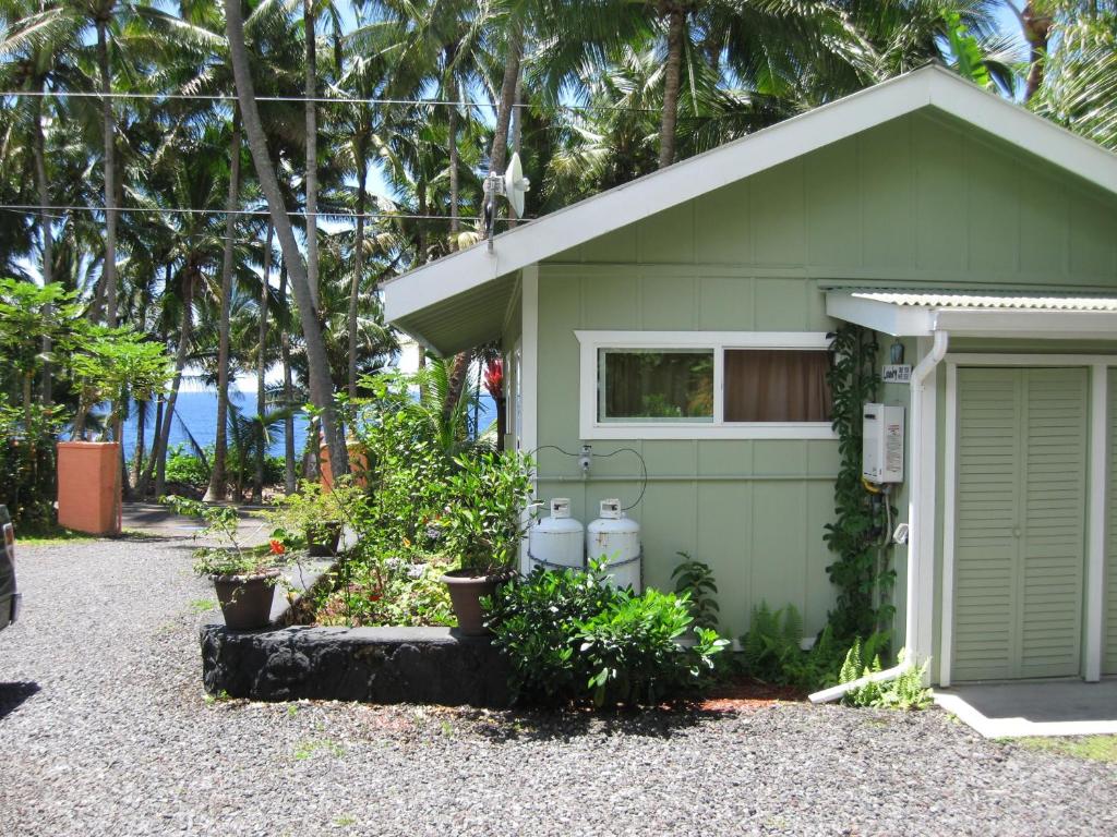 Whale House at Kehena Beach - image 7