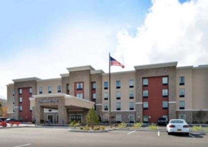 Hampton Inn Corning/Painted Post - image 1