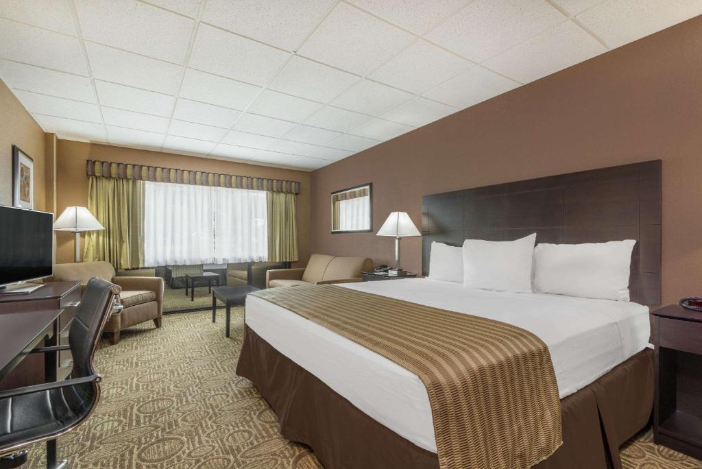 Ramada by Wyndham Paintsville Hotel & Conference Center - image 7