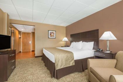 Ramada by Wyndham Paintsville Hotel & Conference Center - image 8