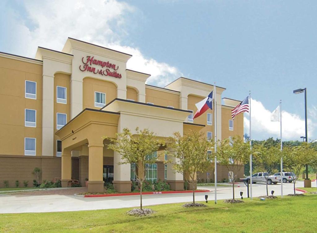 Hampton Inn & Suites Palestine - main image