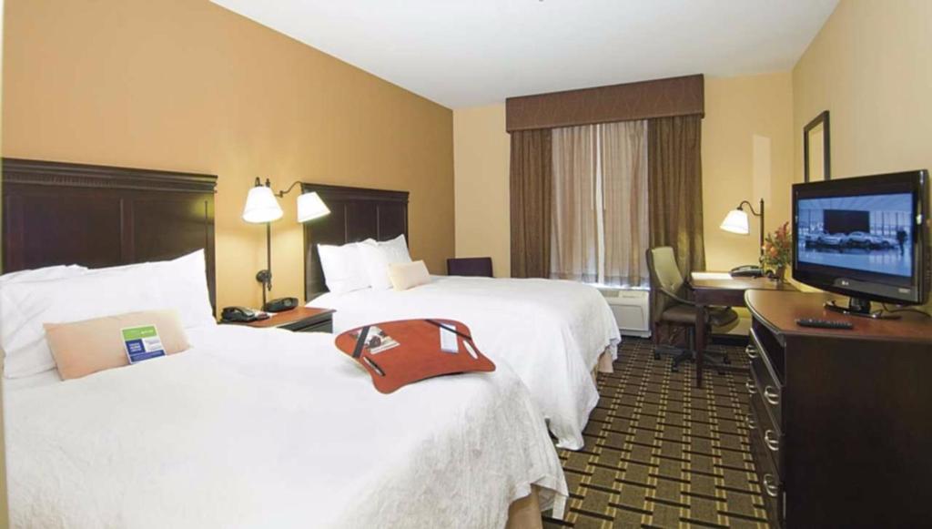 Hampton Inn & Suites Palestine - image 7