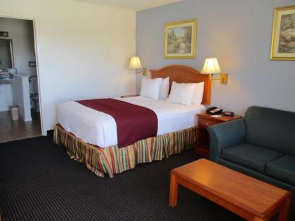 Best Western Palestine Inn - image 7