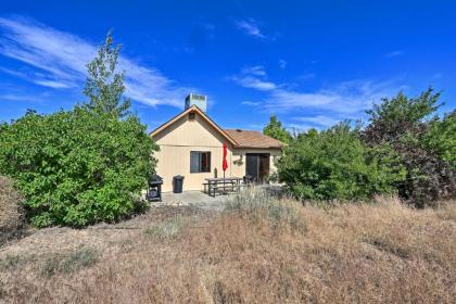 Secluded Home with Patio and Views - 1mi to Vineyards - image 4