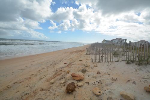 Legasea a gorgeous 5 bed4 Bath Luxury Beach House Hot Tub Fenced Yard - image 3